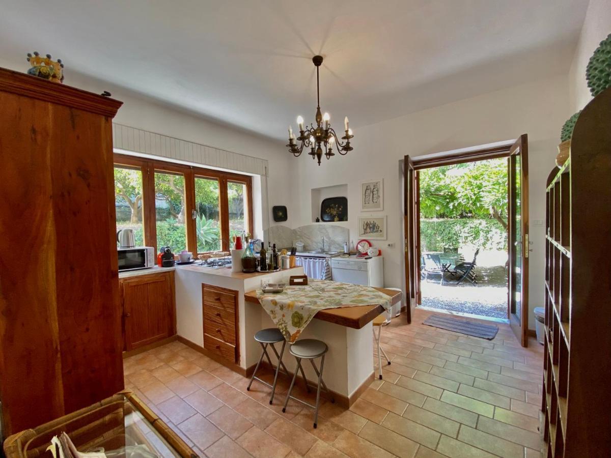 Villa Tana Pacenzia Cefalù Buitenkant foto